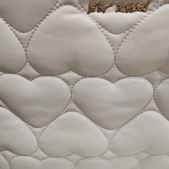 🔹️Betsey Johnson🔹️ Chalk XODELTA Quilted Heart Satchel Bag Wallet Bundle Set - Picture 12 of 15
